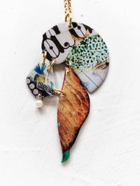 Image 1 of ‘floral green’s bronze-gold slumber’ – gold chain pendant cluster necklace