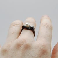 Image 3 of Ring with pearls