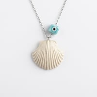 Image 1 of Χειροποίητο Κολιέ "Eye & Scallop Shell" – Ατσάλινη Αλυσίδα