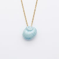 Image 1 of Χειροποίητο Κολιέ "Blue Pebble Shell" – Ατσάλινη Αλυσίδα