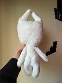 Image 2 of White gibbie