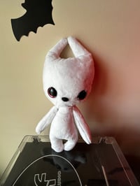 Image 5 of White gibbie