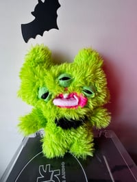 Image 5 of Green alien Gibbie