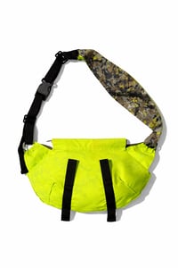 Image 4 of DOUBLE FACE FANNY PACK - military/acid yellow
