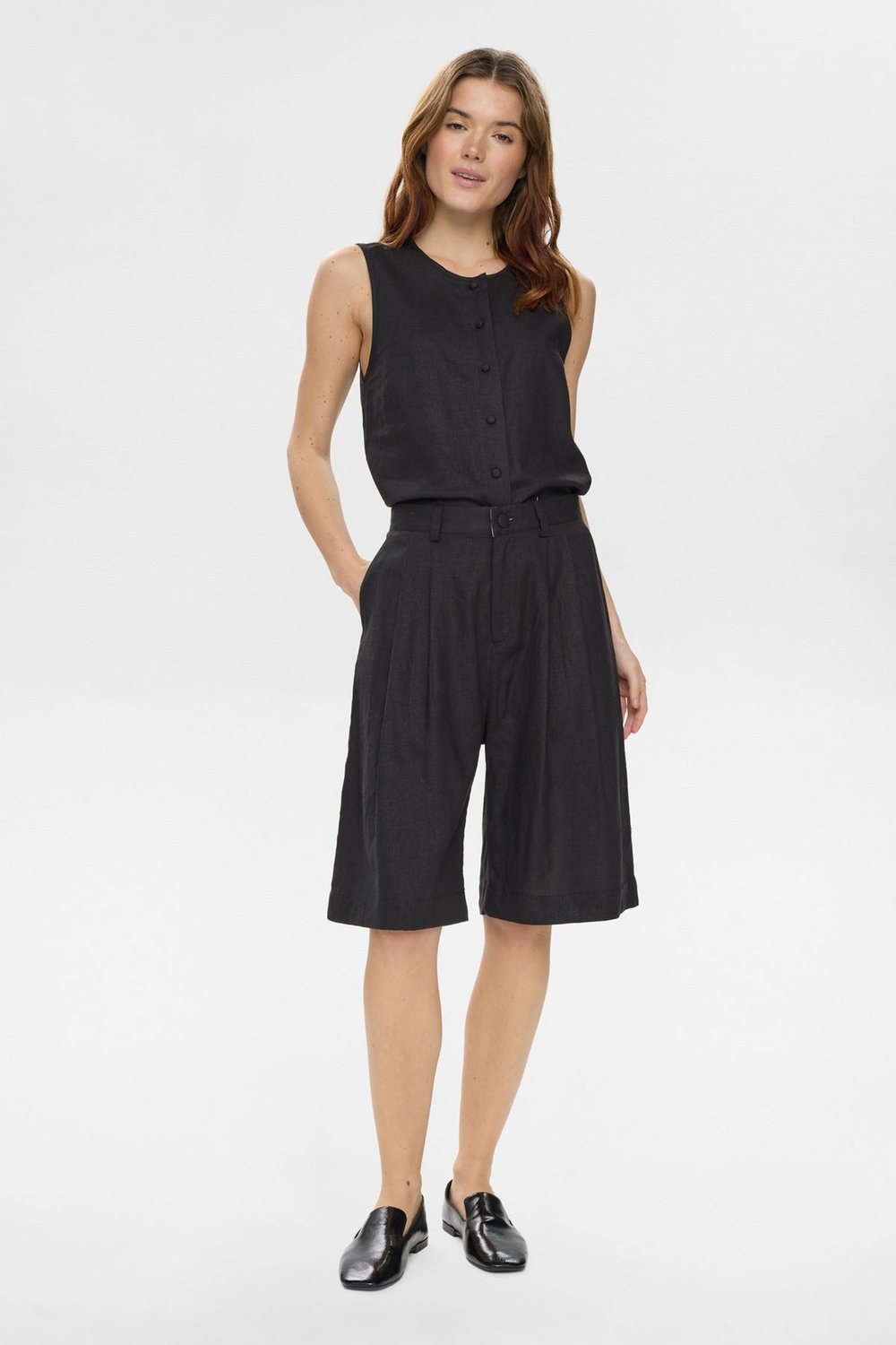 Image of 2-Pantalon corto Nualani Caviar