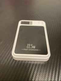 Fast Charging Magnetic Wireless Power Bank