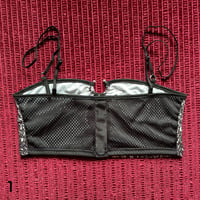 Image 3 of  SIZE M | SEPTUM CROPTOP |  VERSIONS 1 to 6