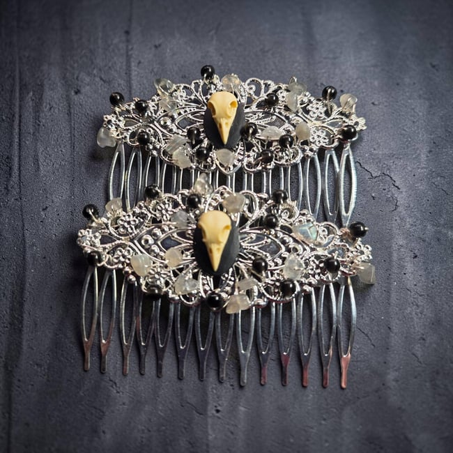 Raven Skull cameo hair combs 