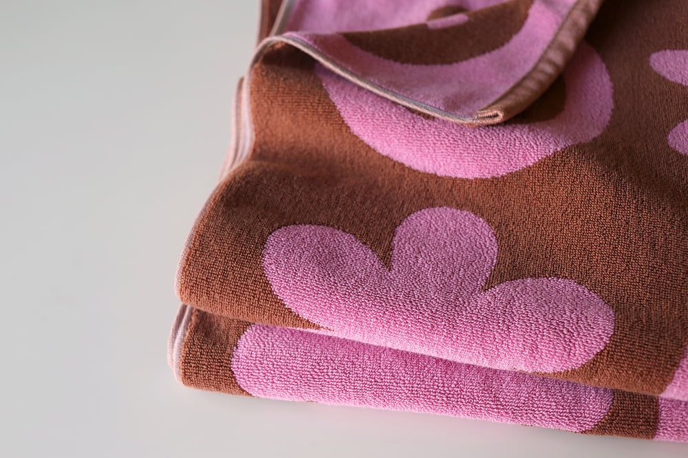 Image of PEACE FLOWER Towel<div> Rose & Brick </div>