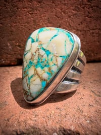 Image 1 of WL&A Handmade Old Style Heavy Ingot Gem Grade Pilot Mtn Ribbon Web Lane Splitter Ring - Size 12