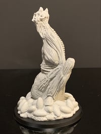Image 2 of Demon Queen (80mm round base included)