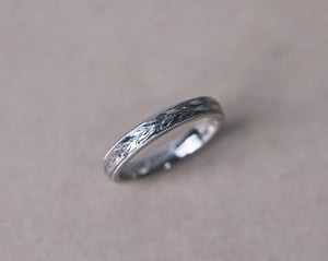 Image of Platinum 3mm ‘Olive leaf’ and milled edge engraved ring