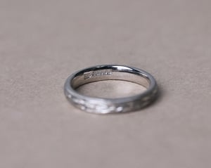 Image of Platinum 3mm ‘Olive leaf’ and milled edge engraved ring
