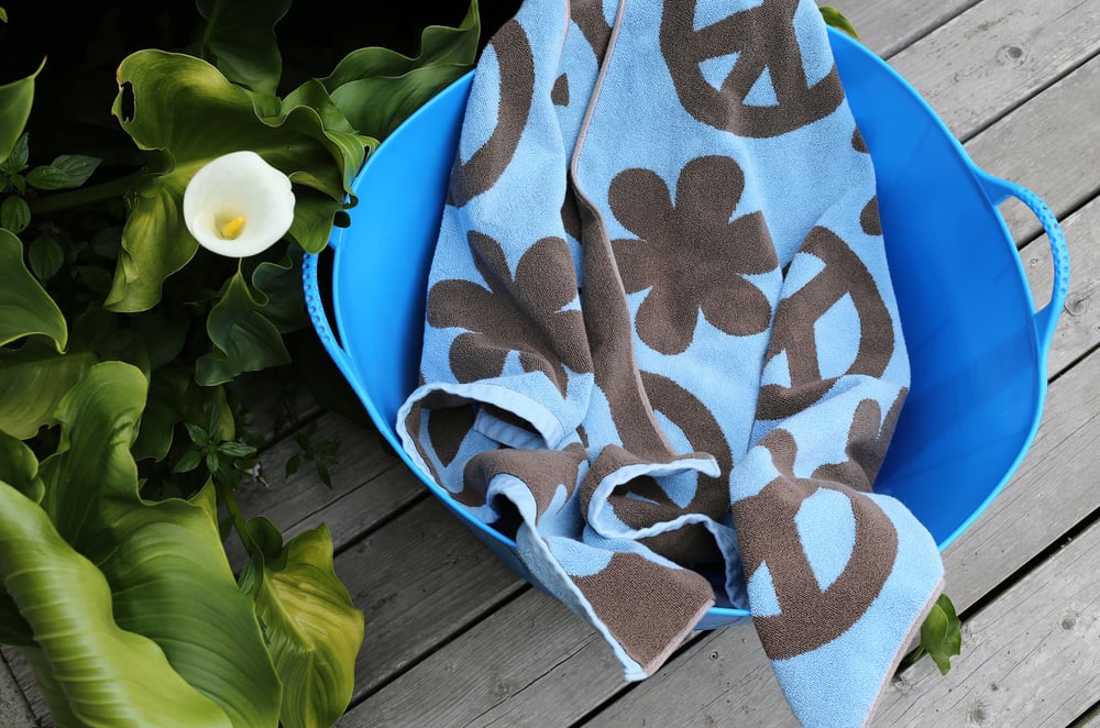 Image of PEACE FLOWER Towel<div> Lake & Cocoa </div>