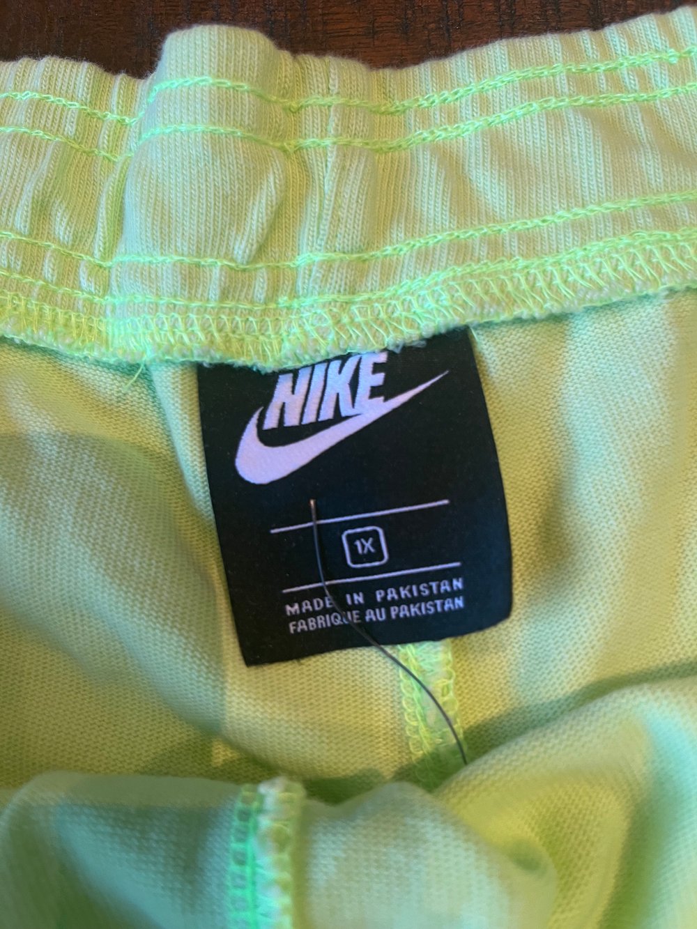 1XL NIKE NEON GREEN ACID WASH CLIPPERS LOGO BLACK INK