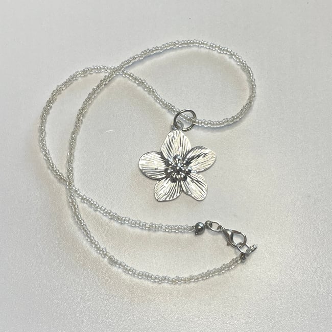 silver flower clear beaded necklace