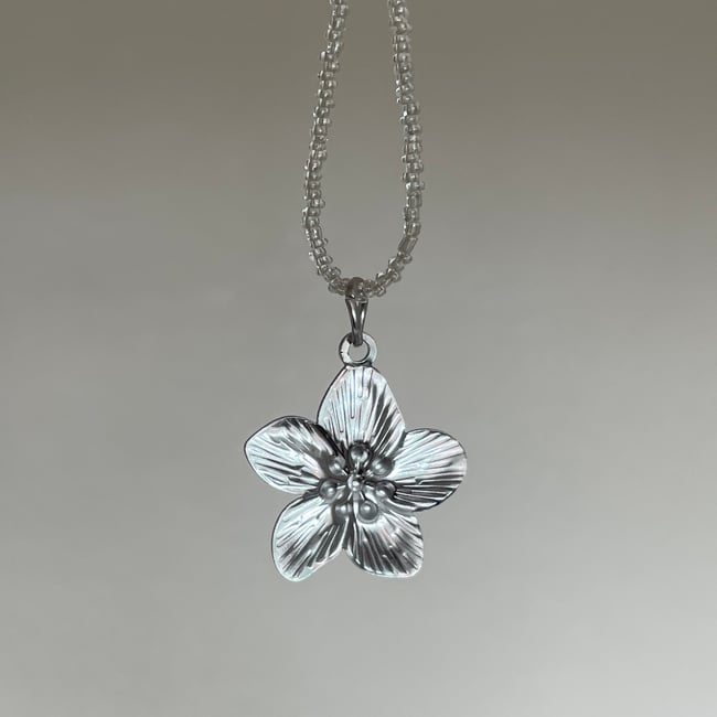 silver flower clear beaded necklace