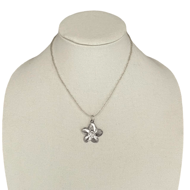 silver flower clear beaded necklace
