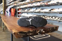 Image 3 of AIR JORDAN VI (6) RETRO "CAP & GOWN"
