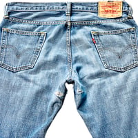Image 6 of Men's Levis 527, Vintage 2004 Jean SZ 31/30 Low boot cut, med wash , 100% cotton 