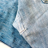 Image 7 of Men's Levis 527, Vintage 2004 Jean SZ 31/30 Low boot cut, med wash , 100% cotton 