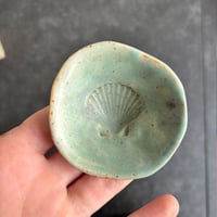 Image 2 of SHELL BED DISH