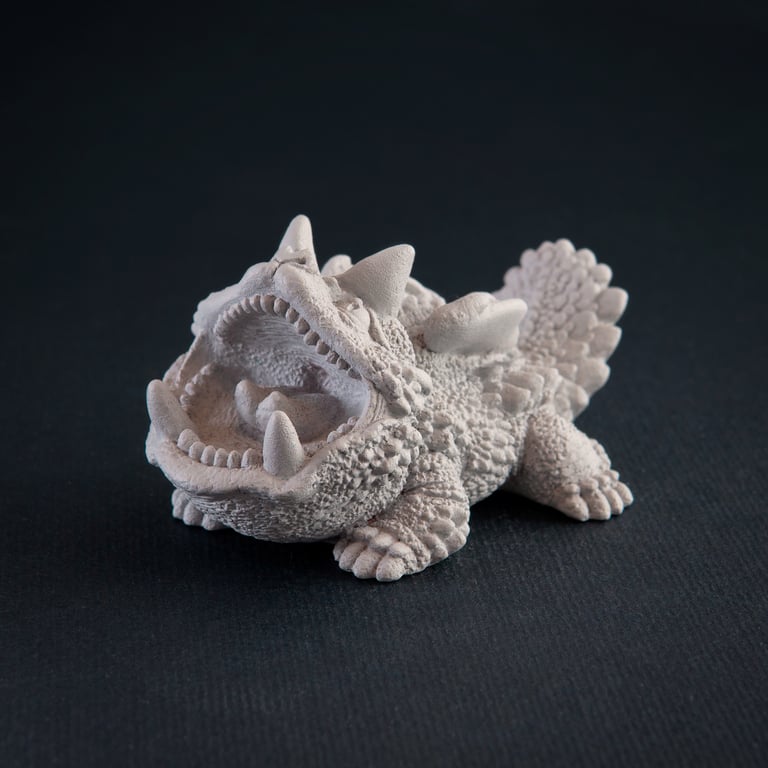 Salamandromorph resin figure Image 4