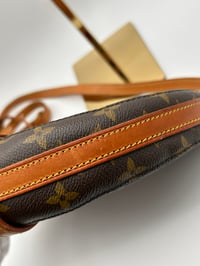 Image 9 of Louis Vuitton Chantilly MM Monogram Canvas Crossbody Bag 5