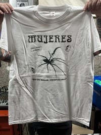 Image 2 of CAMISETA MUJERES BLANCA "ES UN DOLOR INEXPLICABLE"