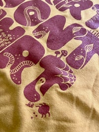 Image 2 of Dirt Don't Hurt | Cropped T-Shirt - Gold