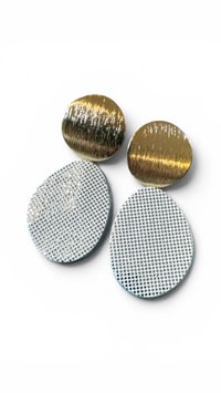 Image 1 of Boucles GALET blanc pailleté argent