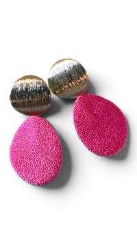 Image 1 of Boucles GALET rose vif métallisé 