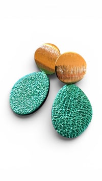 Image 1 of Boucles GALET vert métallisé 