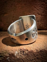 Image 7 of WL&A Handmade Heavy Ingot Spotted Gem Grade Pilot Mtn Thunderbird Ring - Size 11.5 