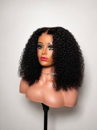 Image 1 of 18’ Kinky Curly Unit