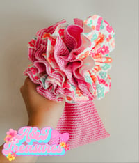 Image 1 of Floral shredded wrap