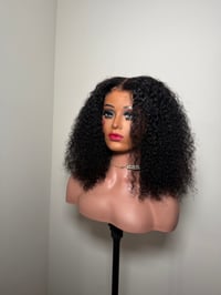 Image 2 of 18’ Kinky Curly Unit