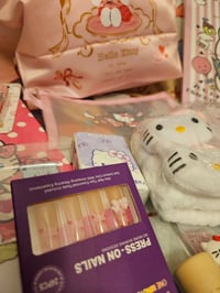 Image 3 of Hello Kitty Satin Totebag Bundle 