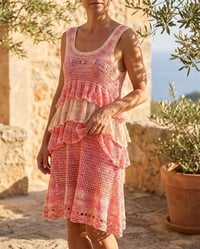 Image 2 of Vestido Rosa en Movimiento 