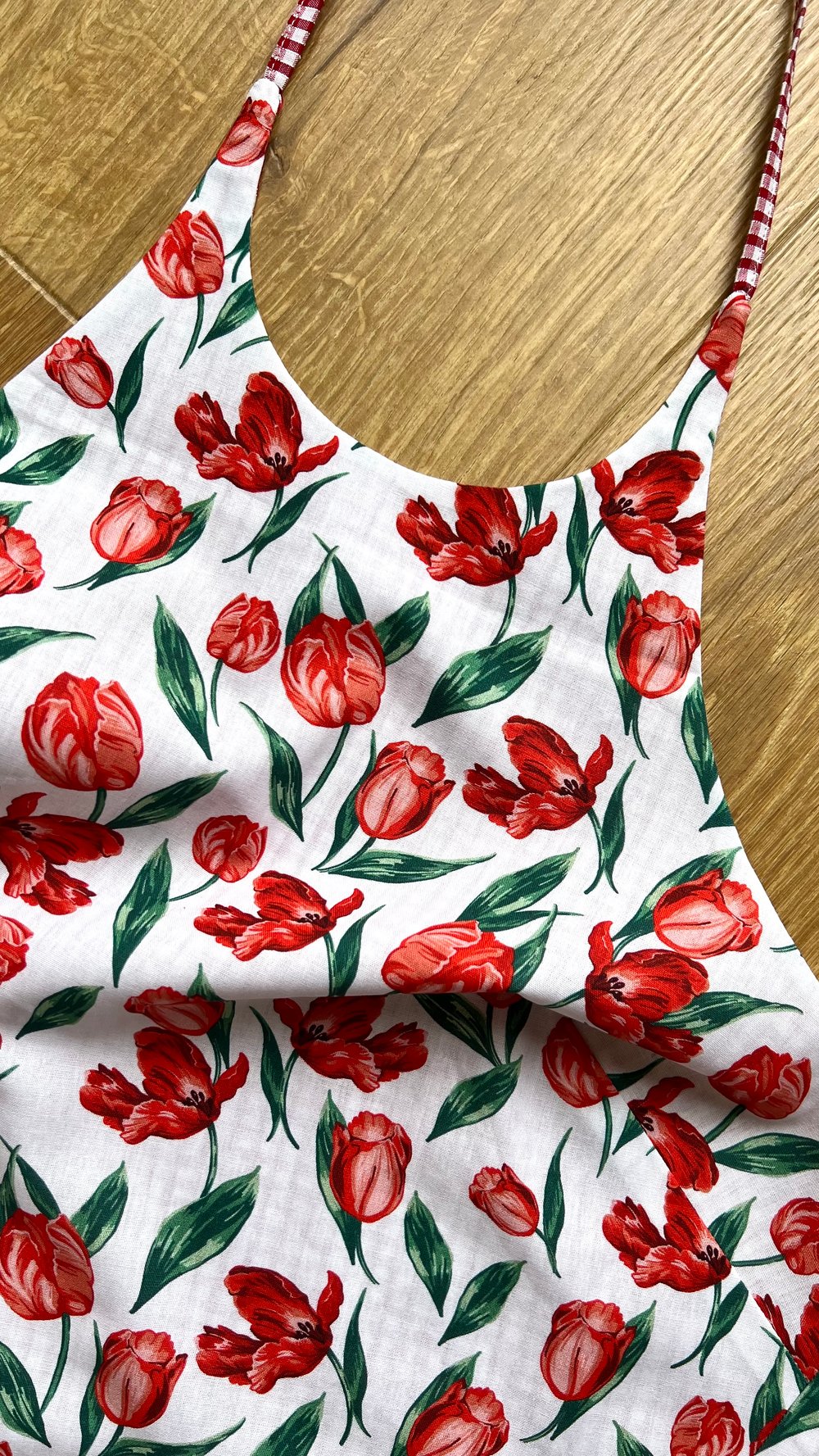Image of TOP VENDANGE • Vichy rouge/ Tulipes