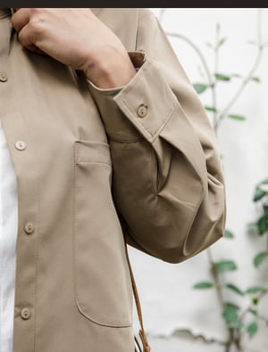 Image of Sobrecamisa color beige by El otro tigre