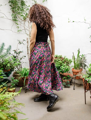 Image of Falda super amplia flores flores