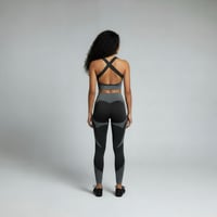 Image 5 of RS Women’s 3-Piece Seamless Gym Set – Black & Grey