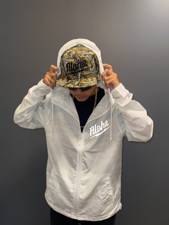 Image of ALOHA WAUKEE WINDBREAKER WHT