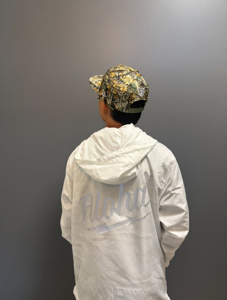 Image of ALOHA WAUKEE WINDBREAKER WHT