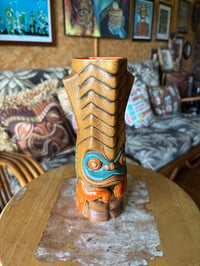 Image 3 of Kanaloa Carved Wood Grain