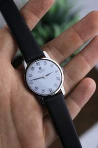 Image 1 of 1970s Universal Geneve Ultra Slim - Seal Script Indices - Manual Winding 1-42 Cal.