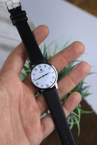 Image 3 of 1970s Universal Geneve Ultra Slim - Seal Script Indices - Manual Winding 1-42 Cal.
