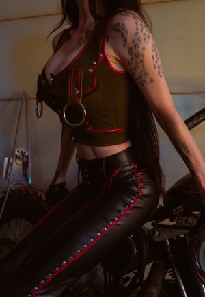 Image of Toxic Vision J Model cropped top