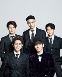SHINee (샤이니)